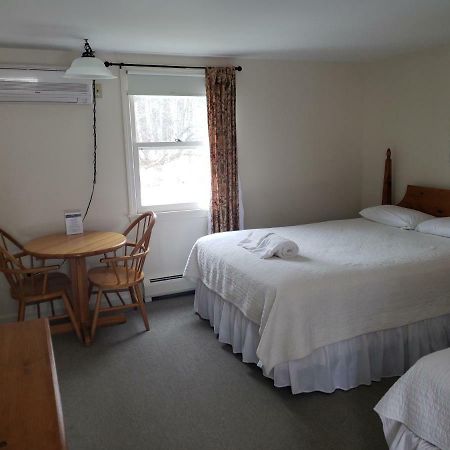 Fairway Motel New London Exterior foto